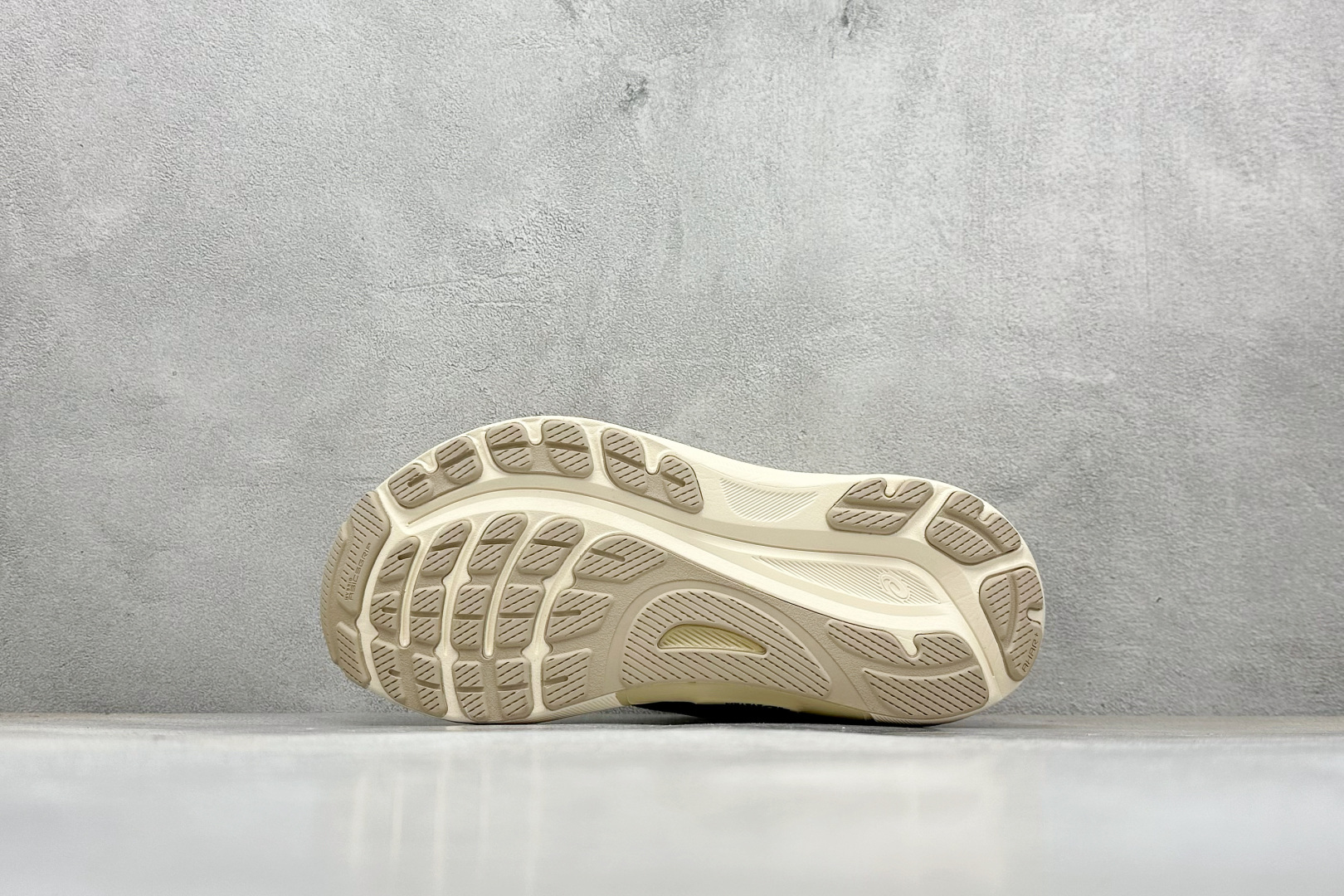 180 Asics Gel-Kayano 31代 亚瑟士运动休闲透气专业跑鞋 1011B995-200