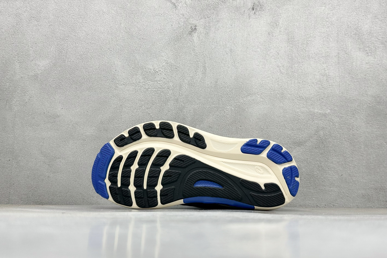 180 Asics Gel-Kayano 31代 亚瑟士运动休闲透气专业跑鞋 1011B995-001