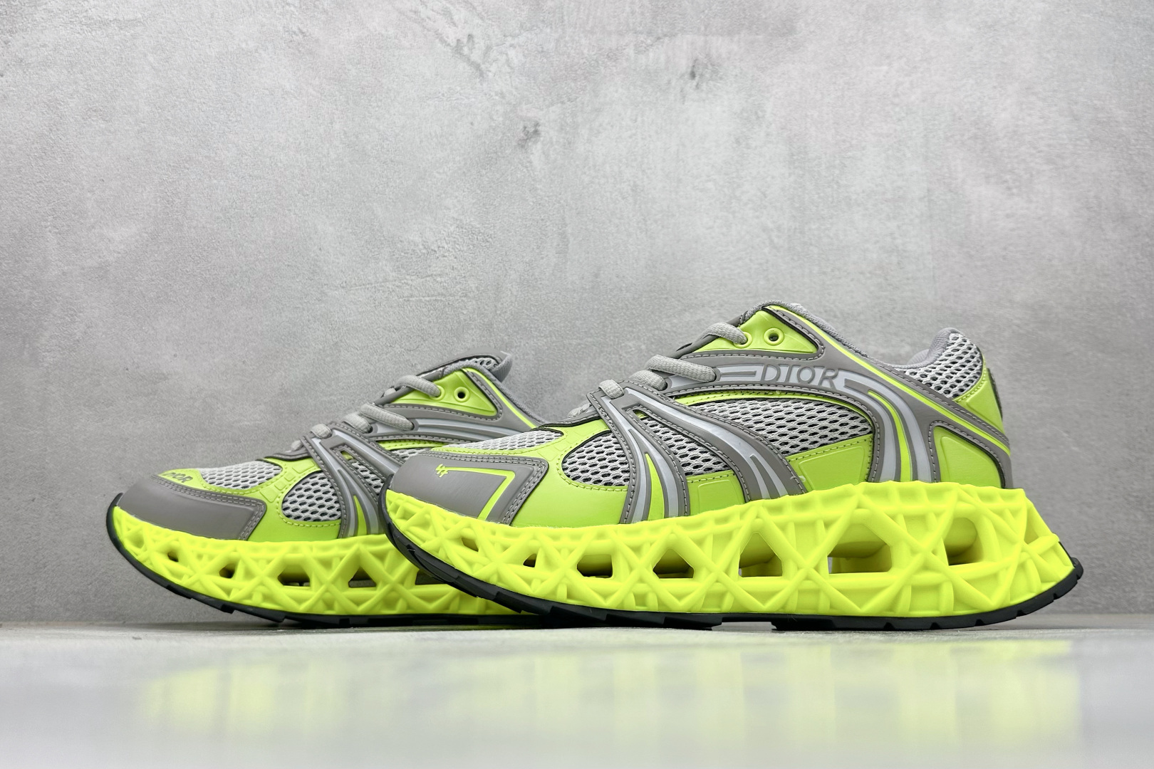 380 Dior x Kaws迪奥 联名款B35胶囊系列 镂空