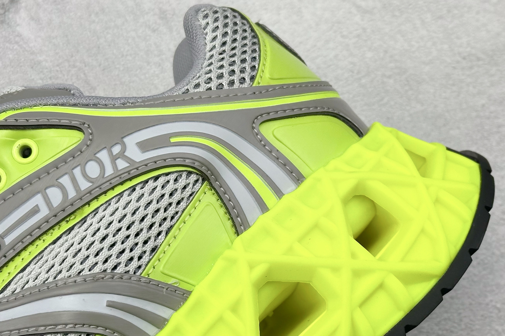 380 Dior x Kaws迪奥 联名款B35胶囊系列 镂空