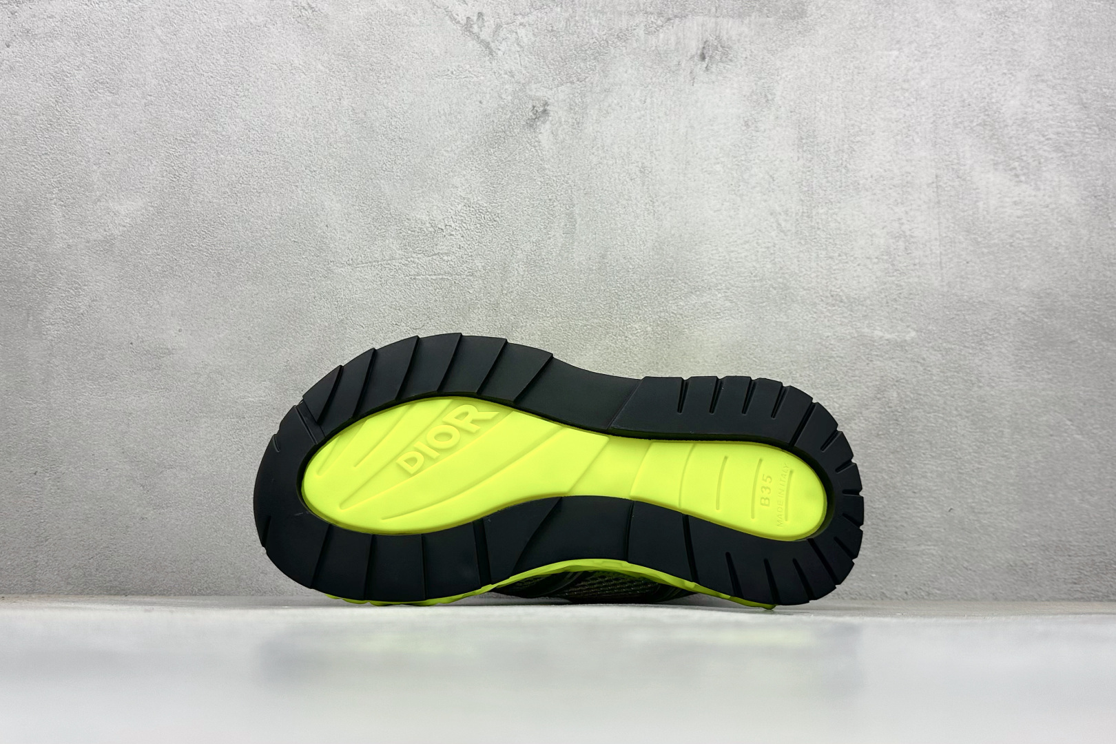 380 Dior x Kaws迪奥 联名款B35胶囊系列 镂空