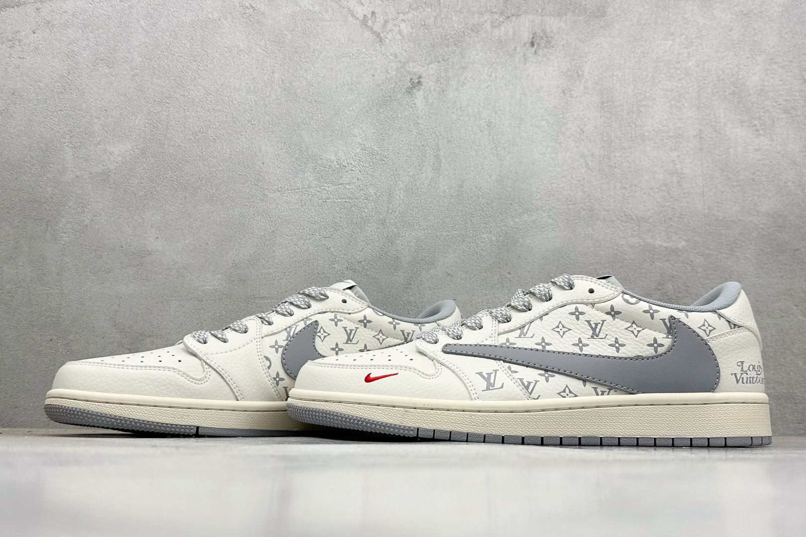 XC版Travis Scott x Nike Air Jordan 1 Low x Louis Vuitton Air Jordan 1 Low 反转白灰小勾满天星倒钩 CS5288-502