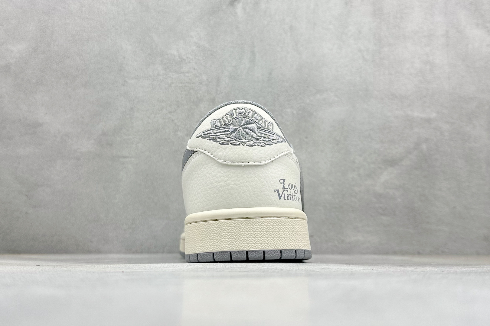 XC版Travis Scott x Nike Air Jordan 1 Low x Louis Vuitton Air Jordan 1 Low 反转白灰小勾满天星倒钩 CS5288-502