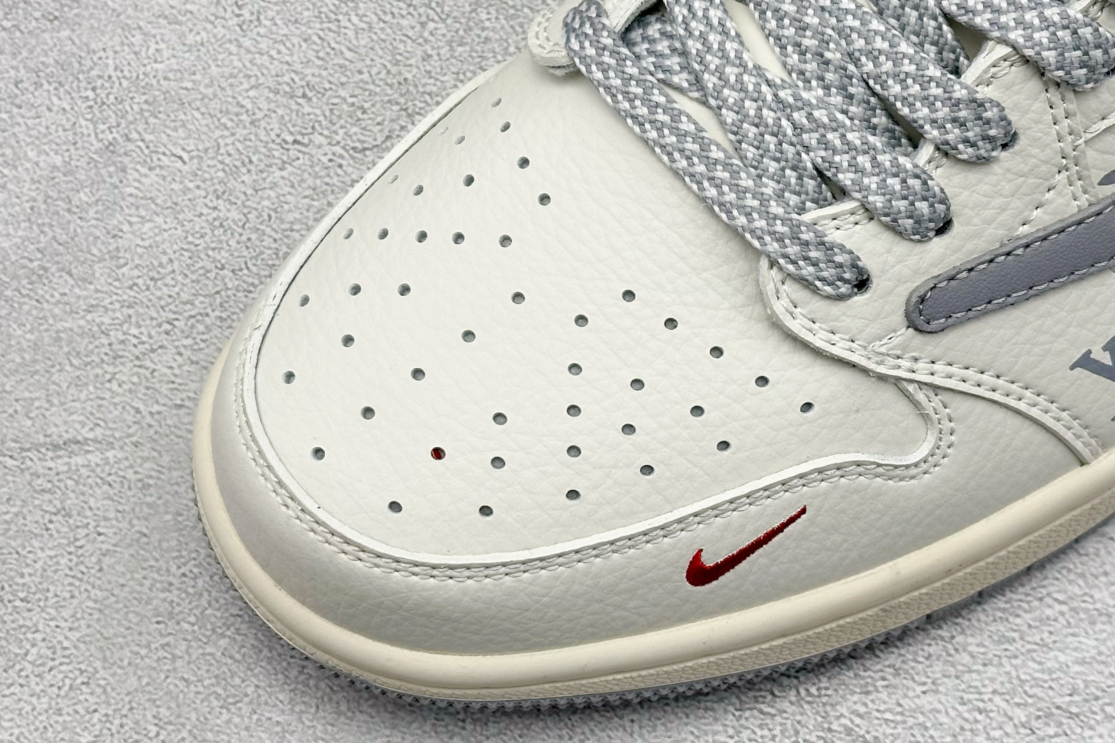 XC版Travis Scott x Nike Air Jordan 1 Low x Louis Vuitton Air Jordan 1 Low 反转白灰小勾满天星倒钩 CS5288-502