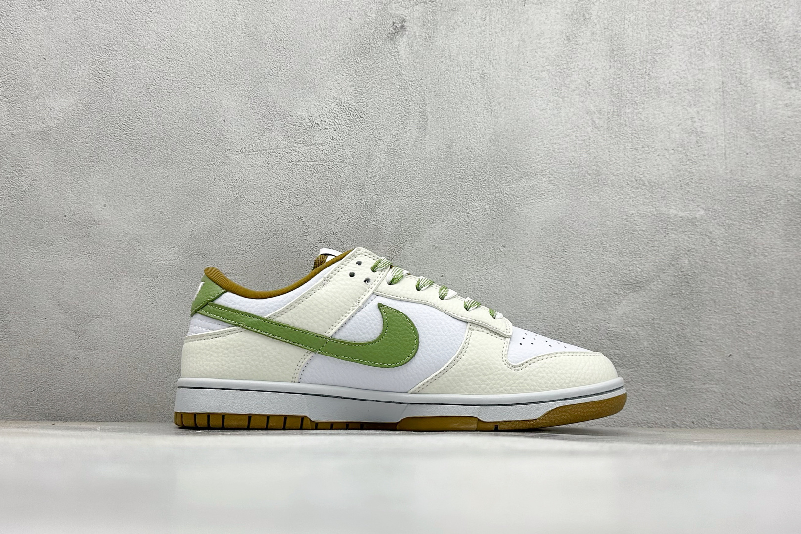 SC版Nike SB Dunk Low LV联名 白绿棕 高端定制 低帮休闲板鞋 SC0601-476 SC版Nike SB Dunk Low LV联名 白绿棕 高端定制 低帮休闲板鞋 SC0601-476