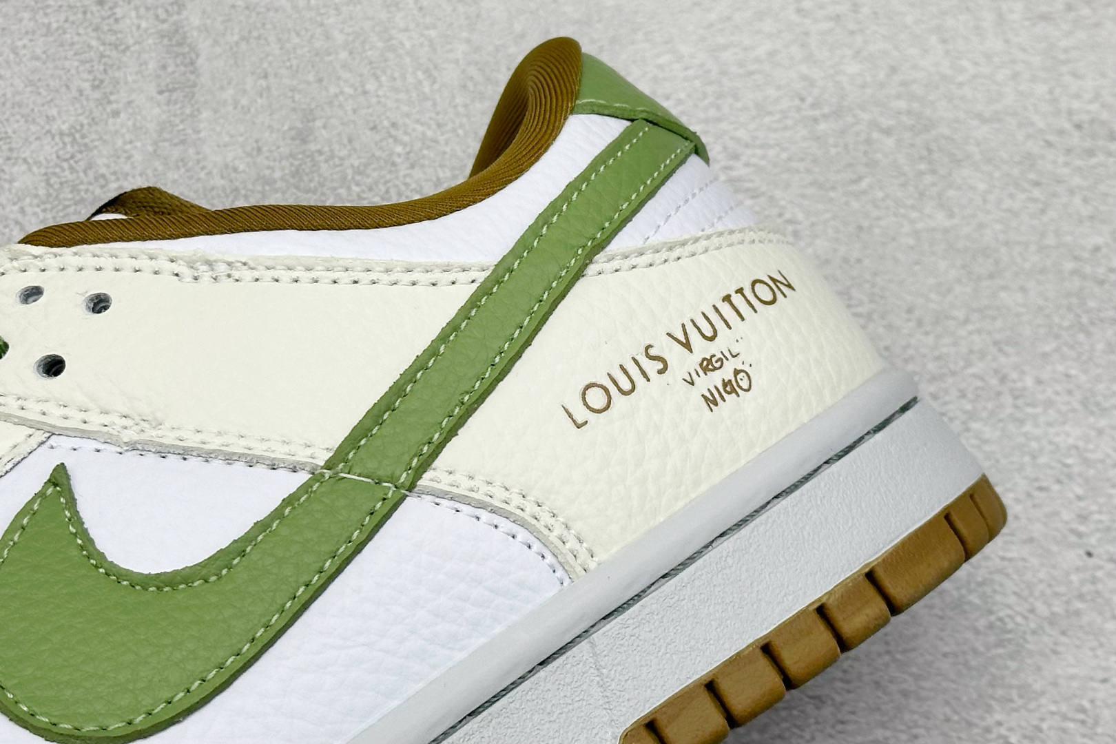 SC版Nike SB Dunk Low LV联名 白绿棕 高端定制 低帮休闲板鞋 SC0601-476 SC版Nike SB Dunk Low LV联名 白绿棕 高端定制 低帮休闲板鞋 SC0601-476