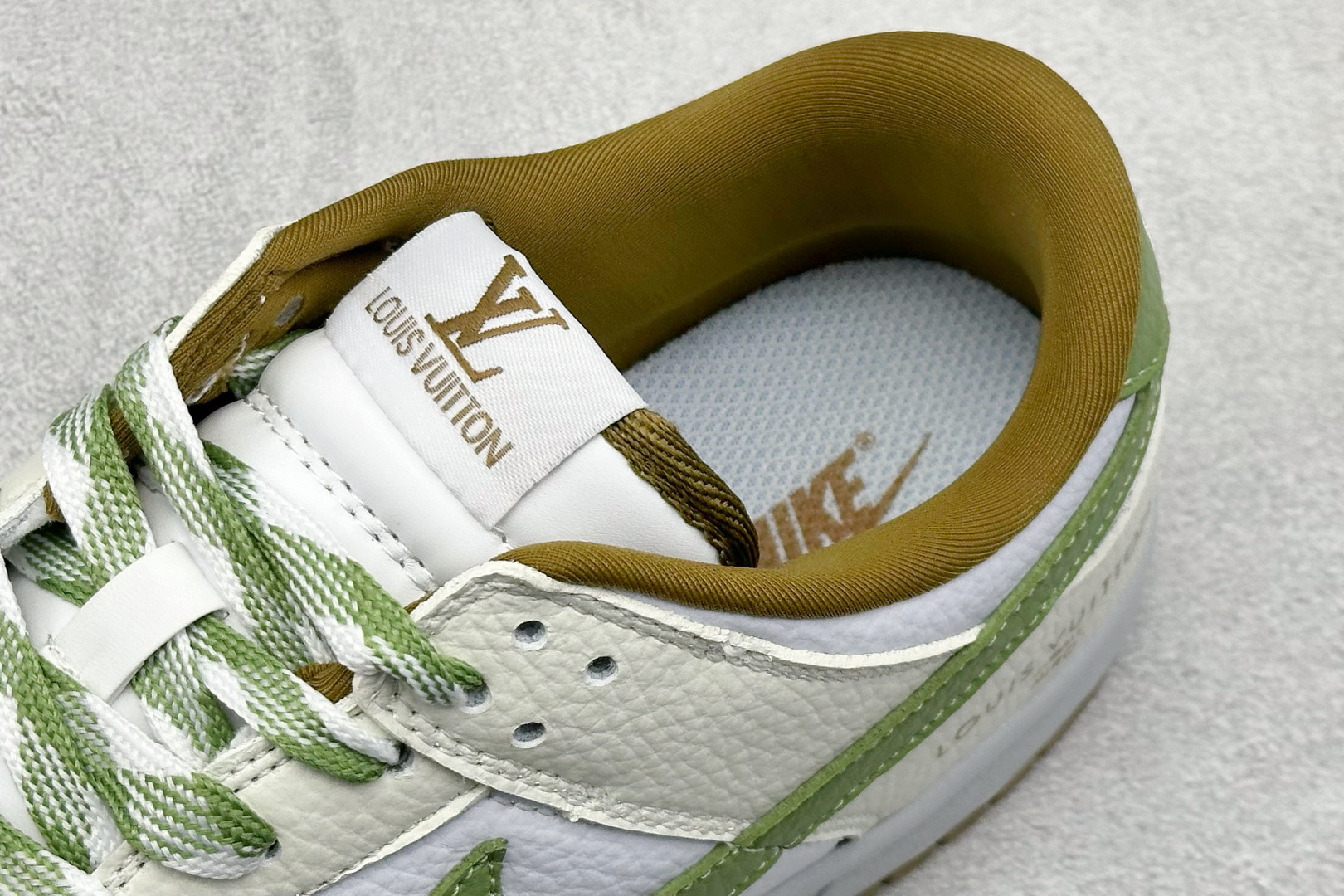 SC版Nike SB Dunk Low LV联名 白绿棕 高端定制 低帮休闲板鞋 SC0601-476 SC版Nike SB Dunk Low LV联名 白绿棕 高端定制 低帮休闲板鞋 SC0601-476