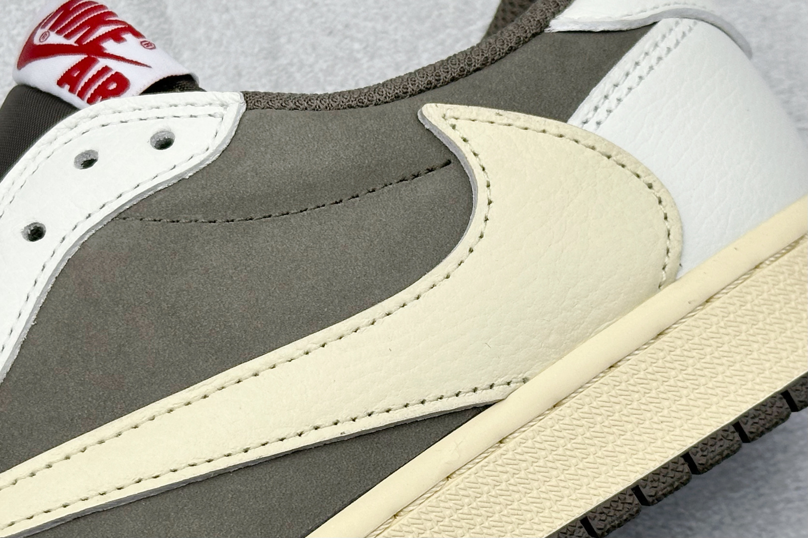 终端放店新F版Fragment x TS x Air Jordan 1 Low 三方联名低帮倒勾板鞋白棕