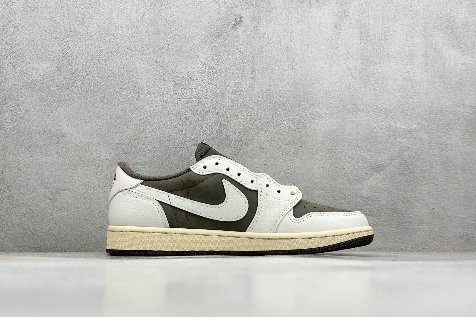 终端放店新F版Fragment x TS x Air Jordan 1 Low 三方联名低帮倒勾板鞋白棕