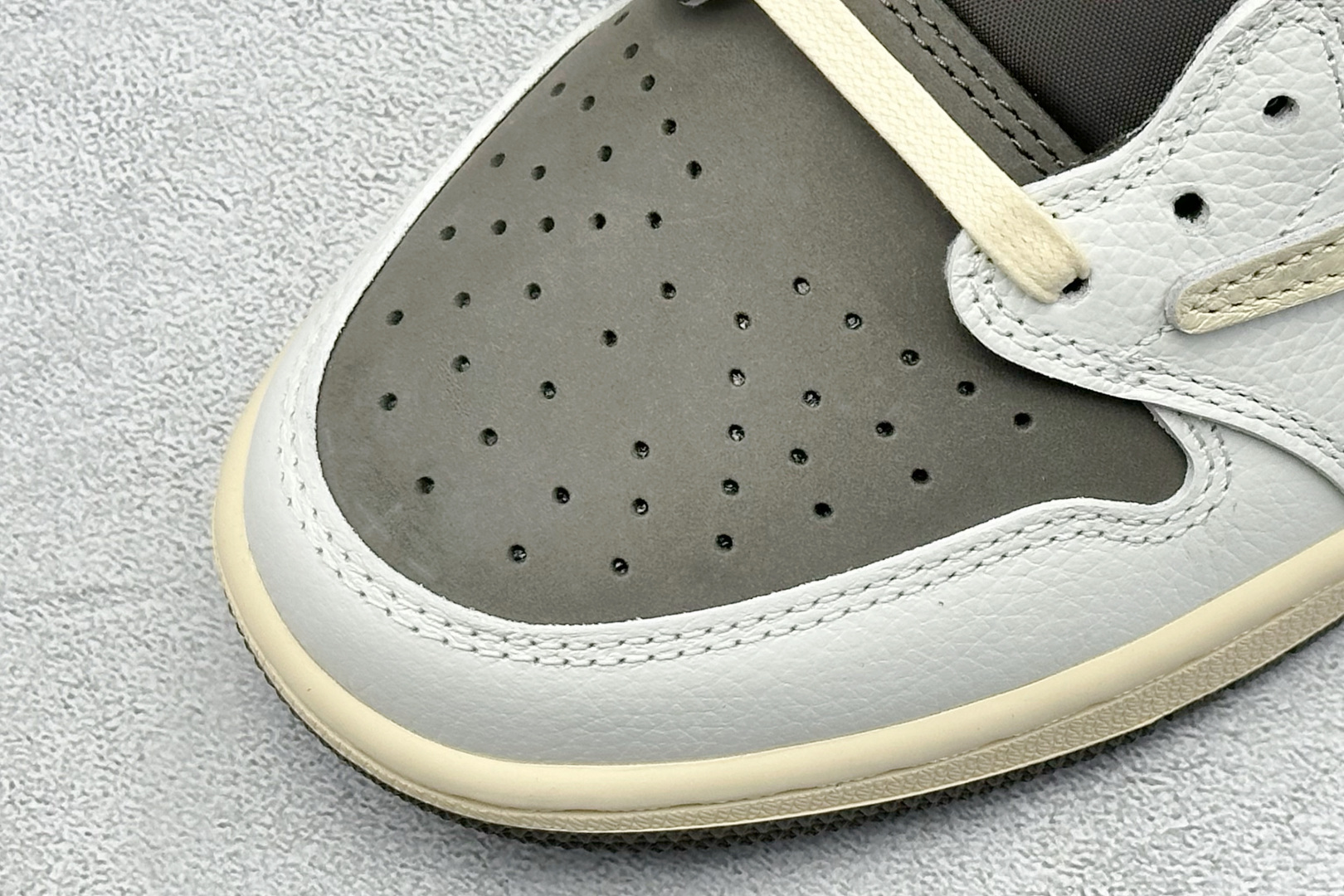 终端放店新F版Fragment x TS x Air Jordan 1 Low 三方联名低帮倒勾板鞋白棕