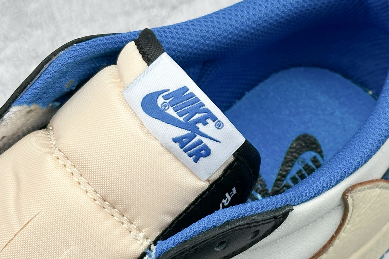 终端放店新F版Fragment x TS x Air Jordan 1 Low 三方联名低帮倒勾板鞋闪电