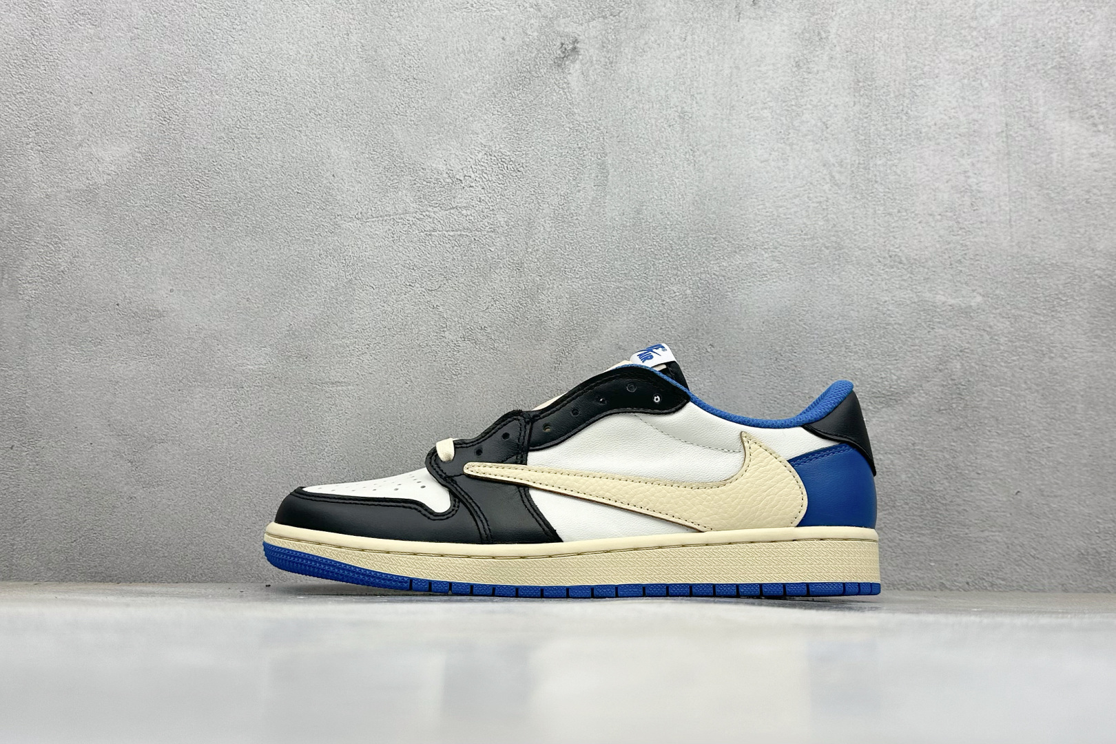 终端放店新F版Fragment x TS x Air Jordan 1 Low 三方联名低帮倒勾板鞋闪电