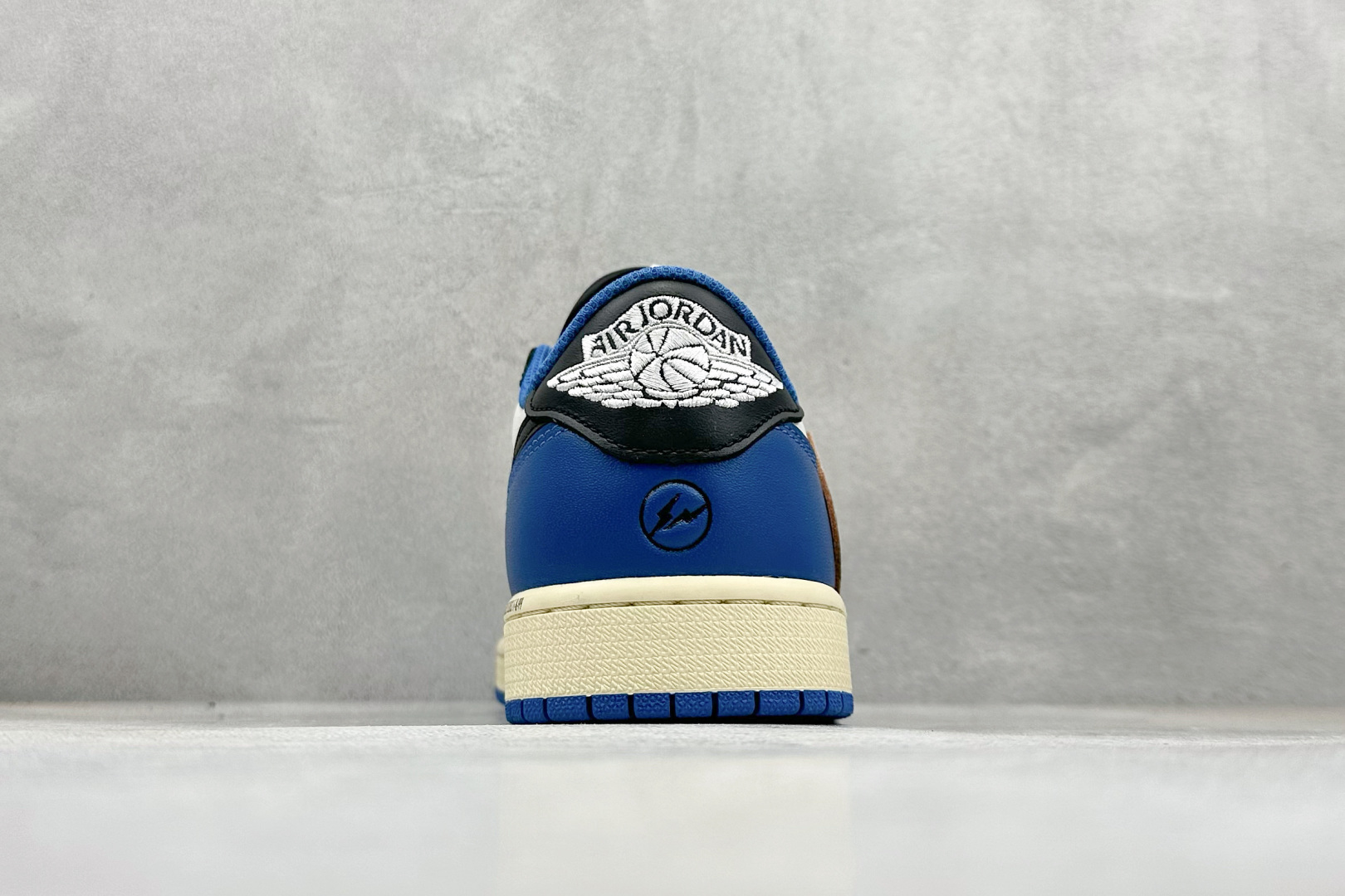 终端放店新F版Fragment x TS x Air Jordan 1 Low 三方联名低帮倒勾板鞋闪电