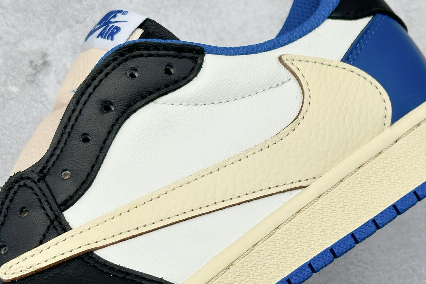 终端放店新F版Fragment x TS x Air Jordan 1 Low 三方联名低帮倒勾板鞋闪电
