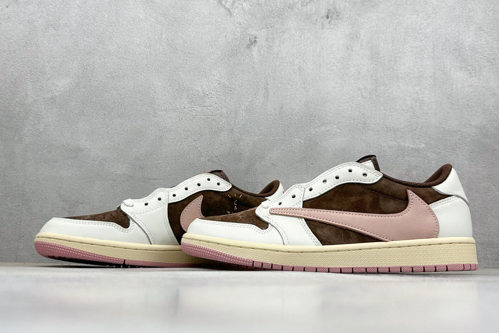 终端放店新F版Fragment x TS x Air Jordan 1 Low 三方联名低帮倒勾板鞋棕粉