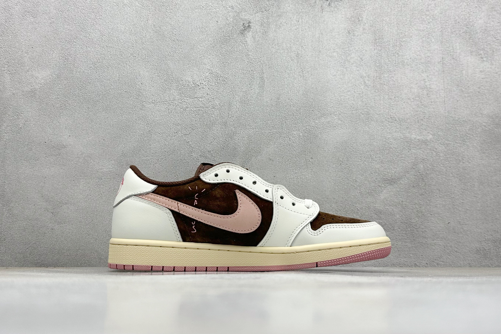 终端放店新F版Fragment x TS x Air Jordan 1 Low 三方联名低帮倒勾板鞋棕粉