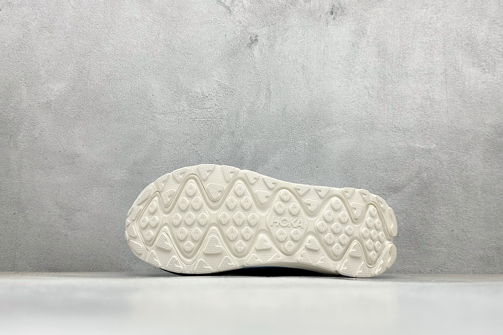 HOKA ONE ONE Ora Primo 内里薄绒 秋冬季保暖半拖这款鞋无论从脚感上 设计上都是顶流