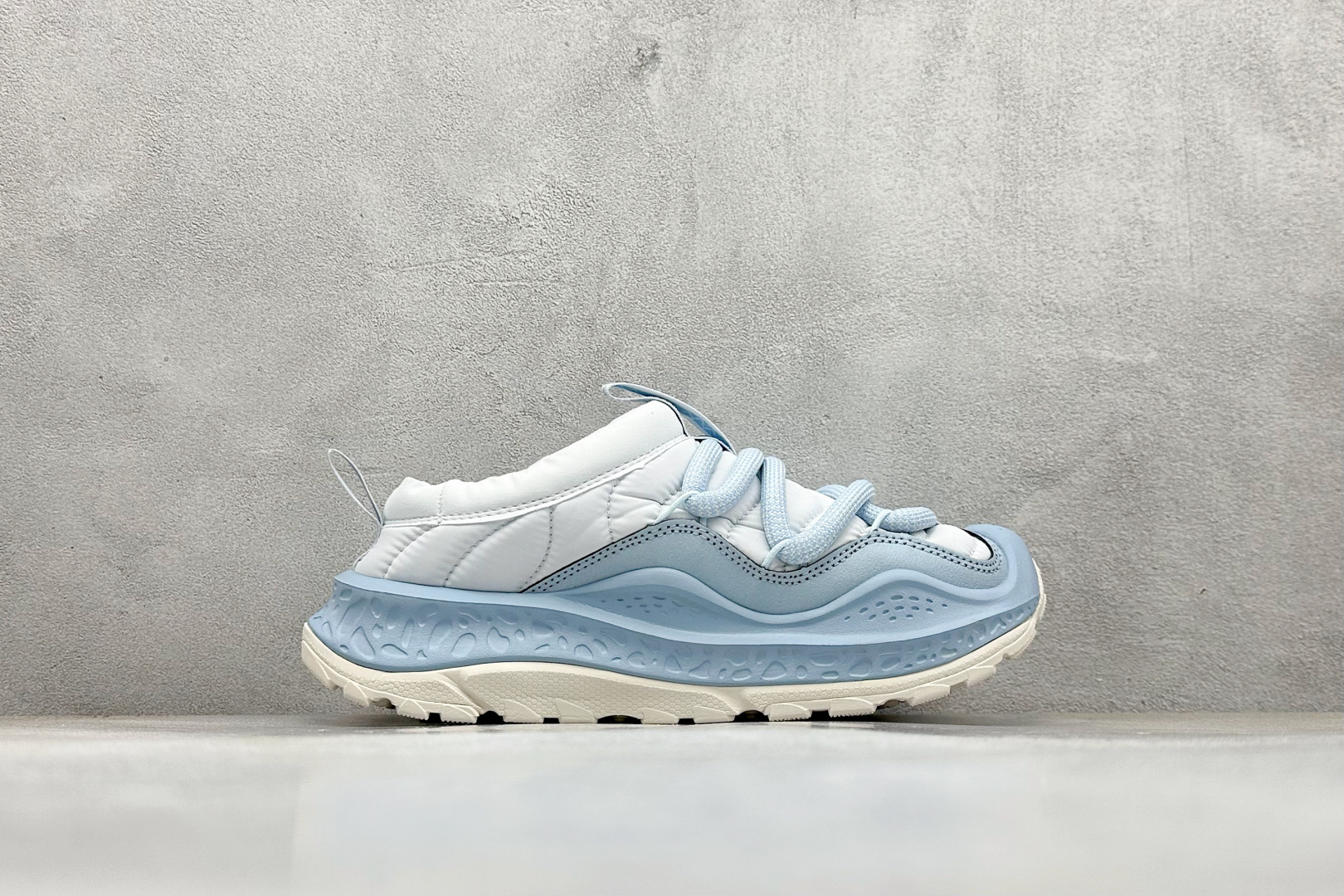 HOKA ONE ONE Ora Primo 内里薄绒 秋冬季保暖半拖这款鞋无论从脚感上 设计上都是顶流
