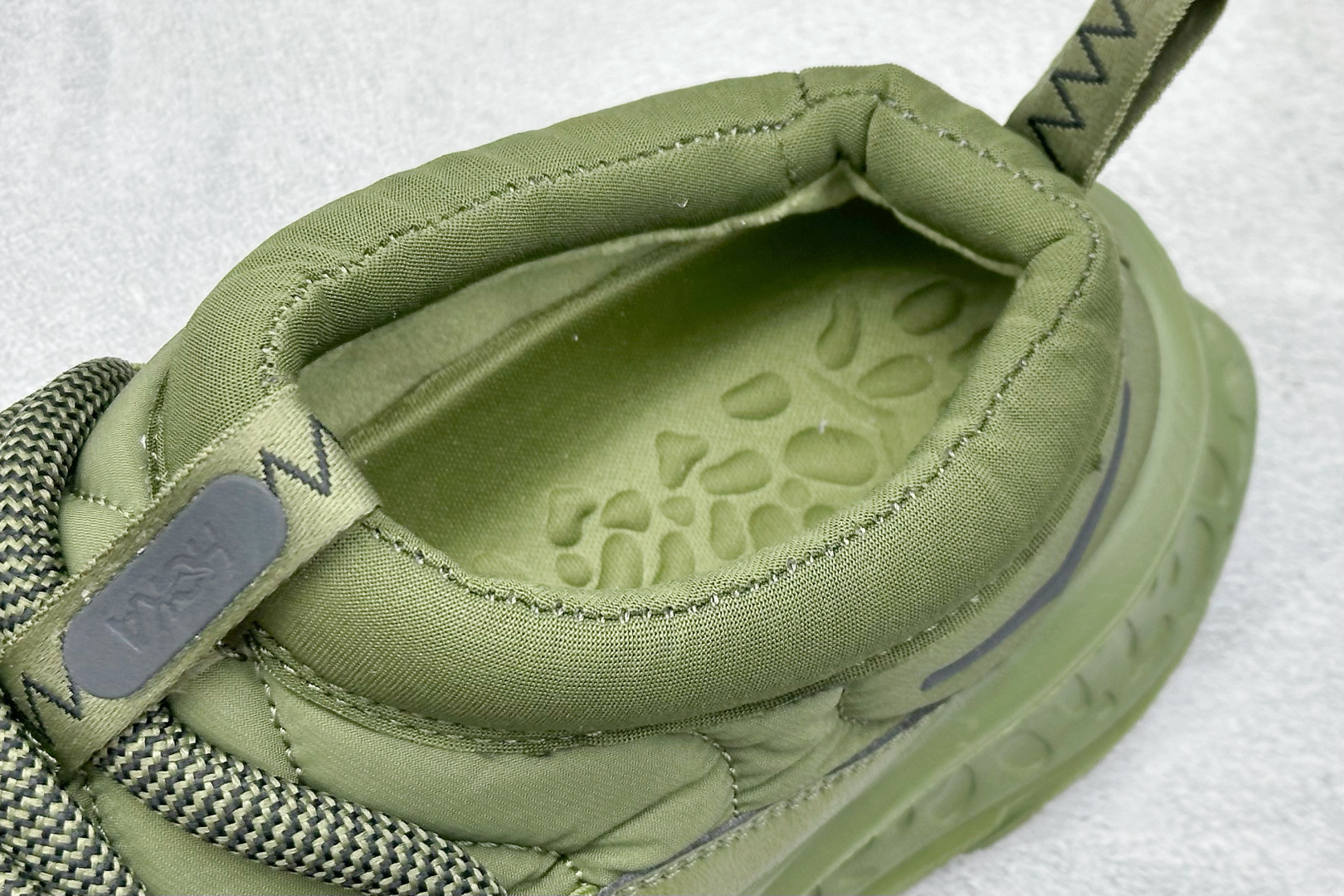 HOKA ONE ONE Ora Primo 内里薄绒 秋冬季保暖半拖这款鞋无论从脚感上 设计上都是顶流