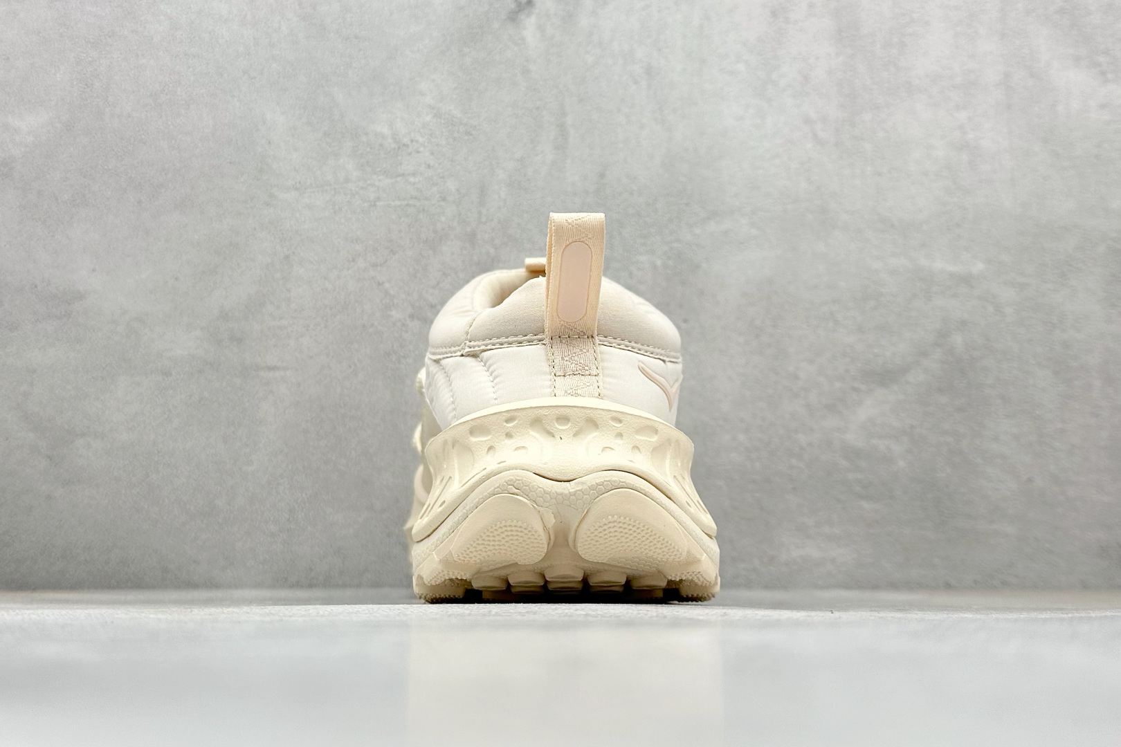 HOKA ONE ONE Ora Primo 内里薄绒 秋冬季保暖半拖这款鞋无论从脚感上 设计上都是顶流