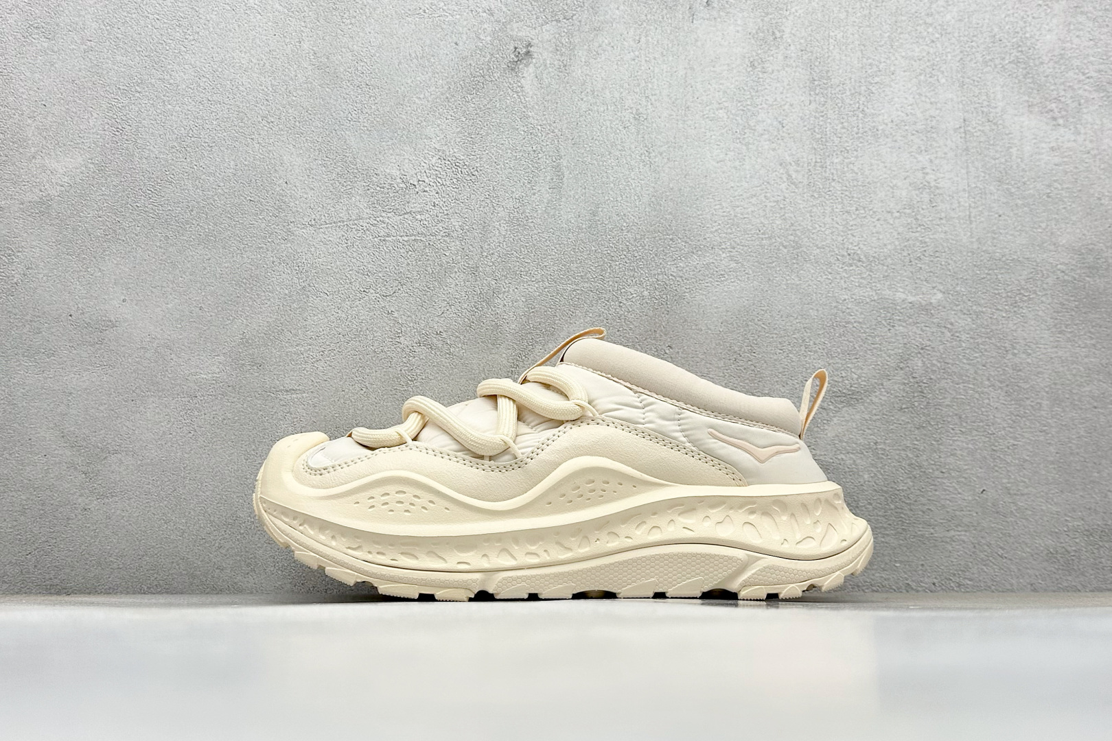 HOKA ONE ONE Ora Primo 内里薄绒 秋冬季保暖半拖这款鞋无论从脚感上 设计上都是顶流