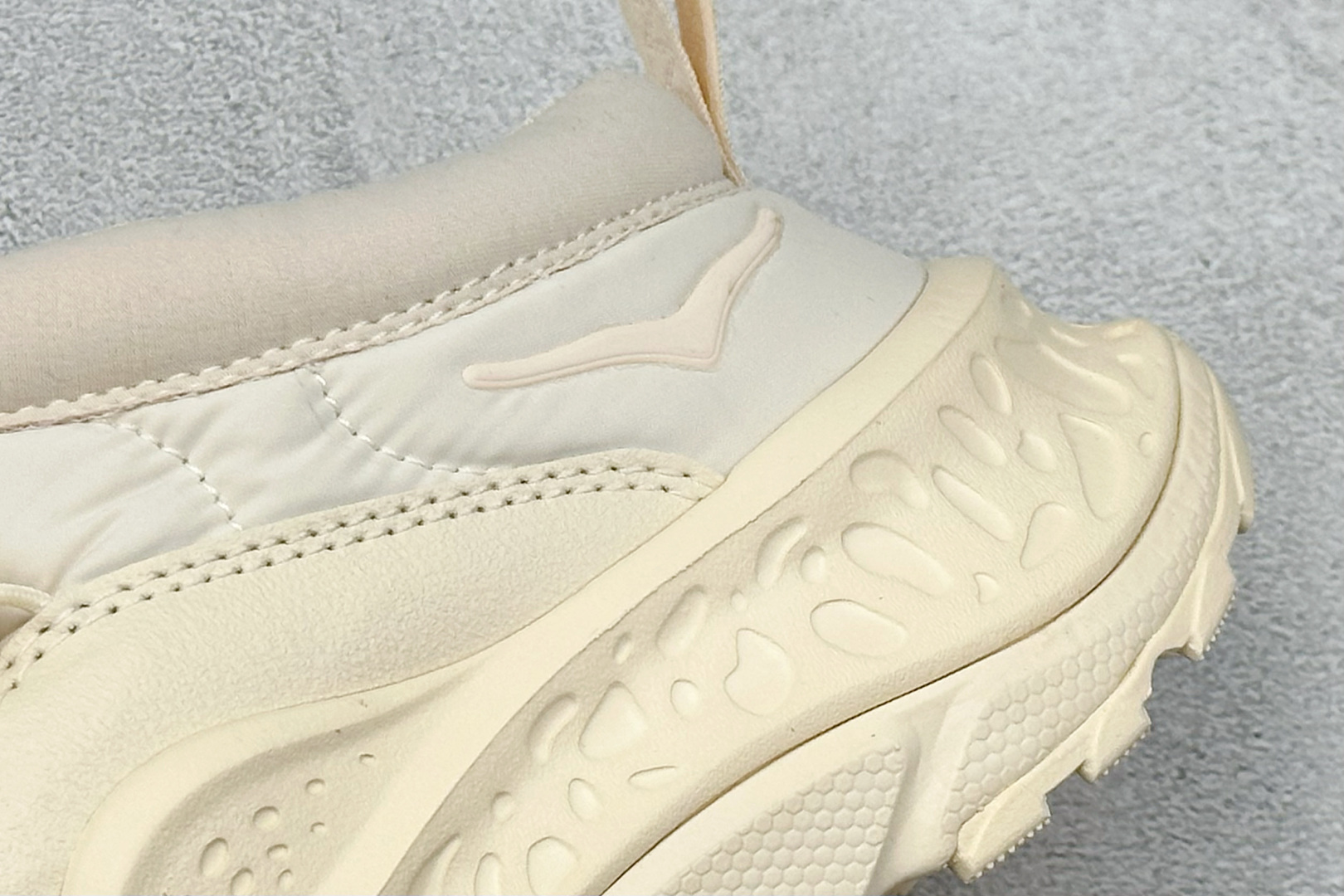 HOKA ONE ONE Ora Primo 内里薄绒 秋冬季保暖半拖这款鞋无论从脚感上 设计上都是顶流