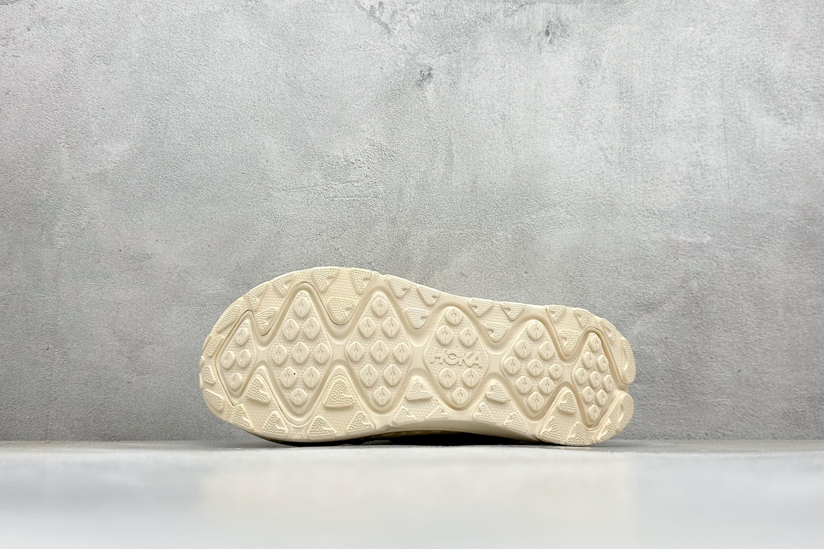 HOKA ONE ONE Ora Primo 内里薄绒 秋冬季保暖半拖这款鞋无论从脚感上 设计上都是顶流