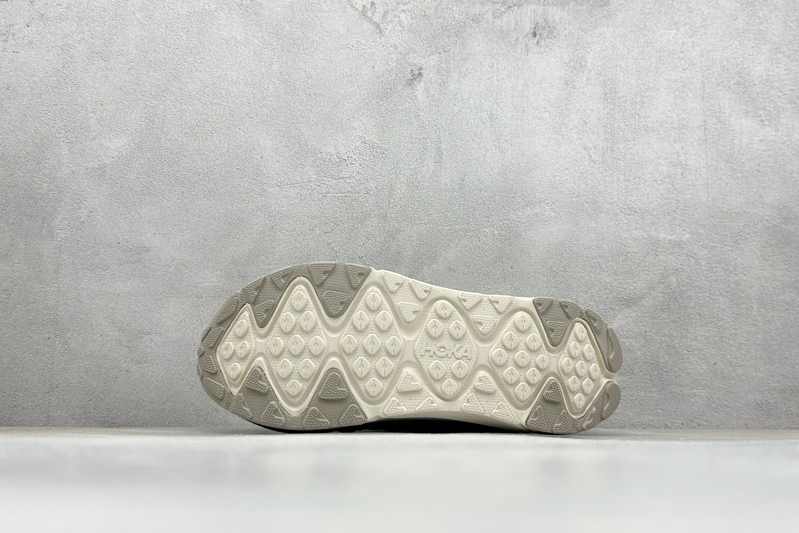 HOKA ONE ONE Ora Primo 内里薄绒 秋冬季保暖半拖这款鞋无论从脚感上 设计上都是顶流