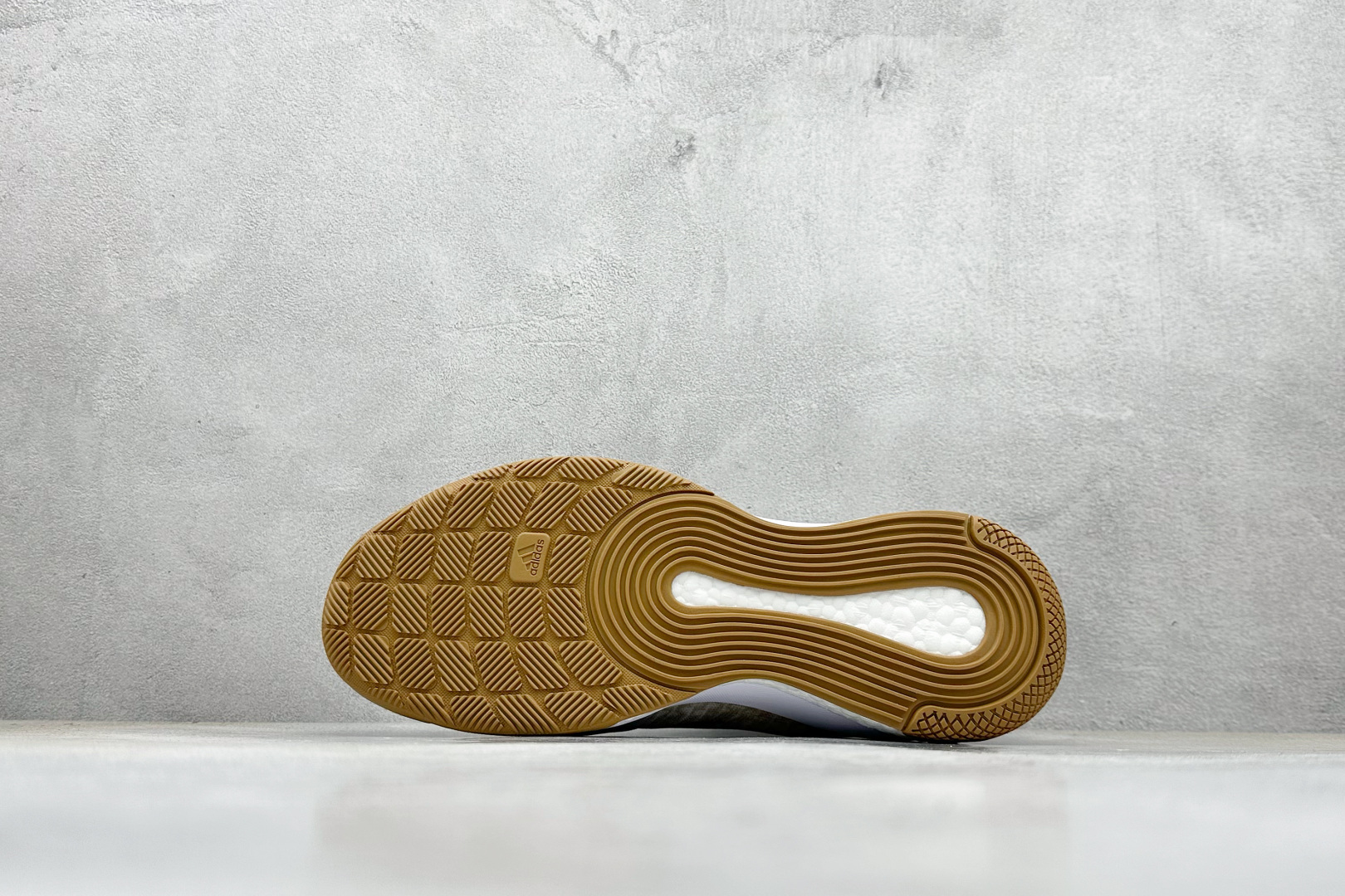 ADIDAS CRAZYFLIGHT MID 运动鞋 减震防滑 针织网面设计 鞋底采用真爆颗粒 三层组合大底 舒适透气 GW5099 ADIDAS CRAZYFLIGHT MID 运动鞋 减震防滑 针织网面设计 鞋底采用真爆颗粒 三层组合大底 舒适透气 GW5099