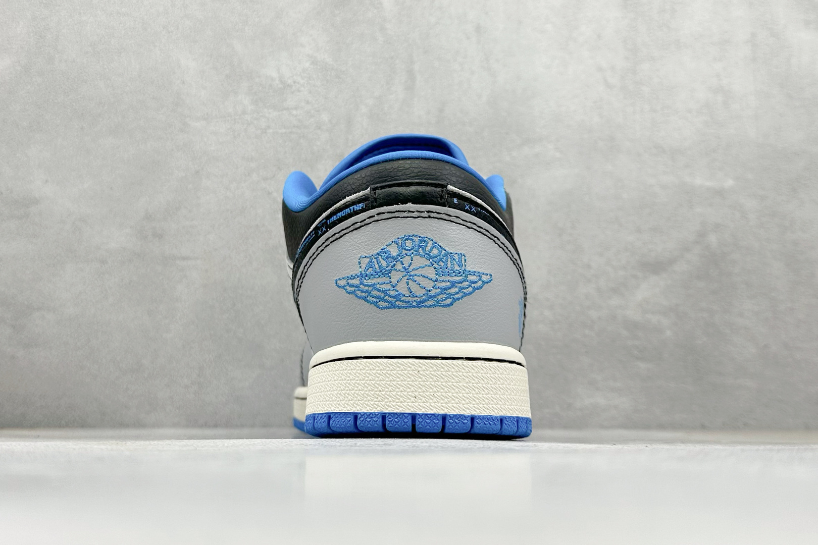 Travis Scott x Nike Air Jordan 1 Low x 北面联名 LD2025-002 Travis Scott x Nike Air Jordan 1 Low x 北面联名 LD2025-002