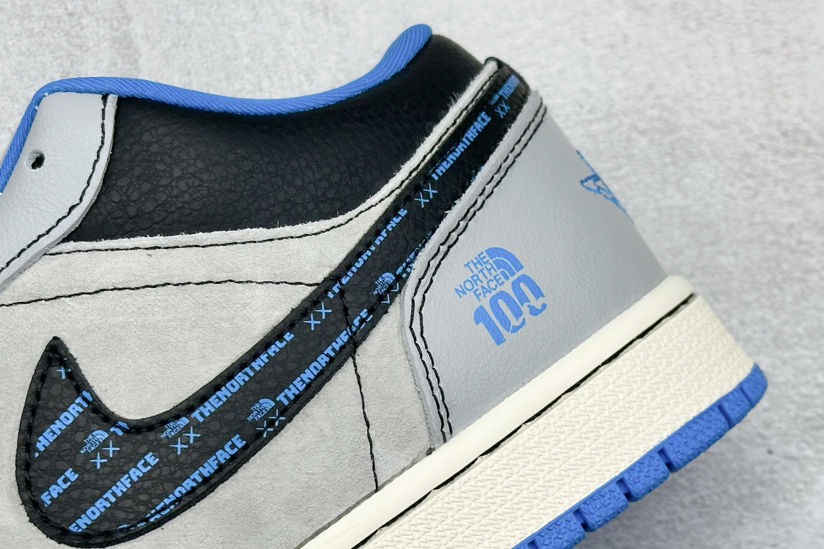 Travis Scott x Nike Air Jordan 1 Low x 北面联名 LD2025-002 Travis Scott x Nike Air Jordan 1 Low x 北面联名 LD2025-002