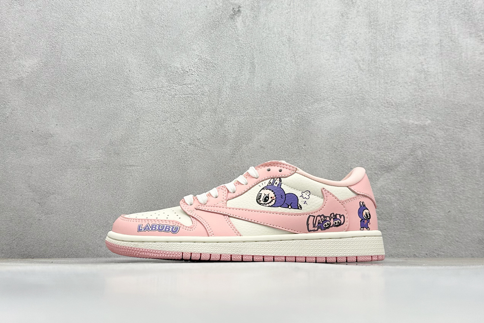 Travis Scott x Nike Air Jordan 1 Low x LABUBU Air Jordan 1 Low 反转粉白倒钩 DD7866-114