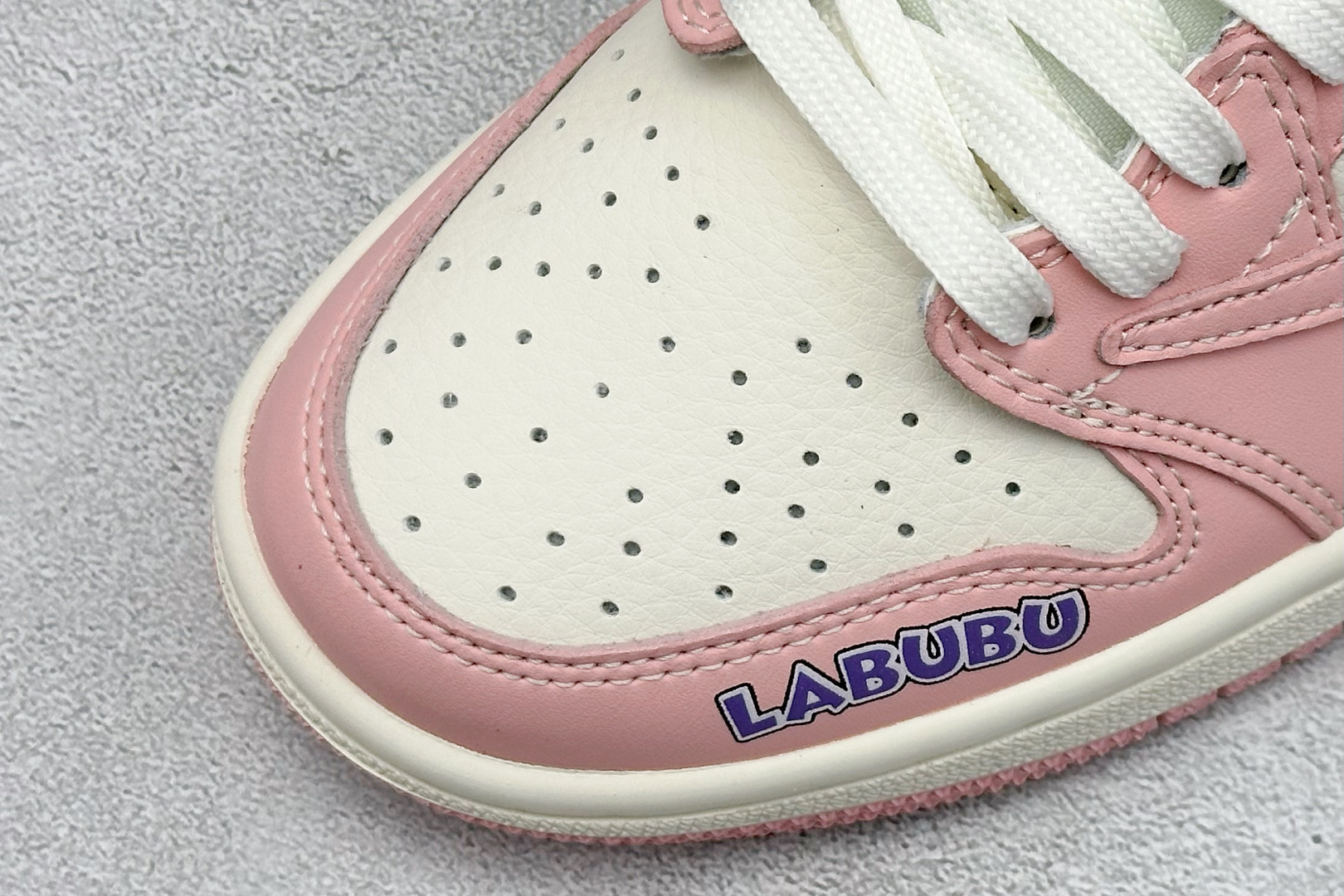 Travis Scott x Nike Air Jordan 1 Low x LABUBU Air Jordan 1 Low 反转粉白倒钩 DD7866-114