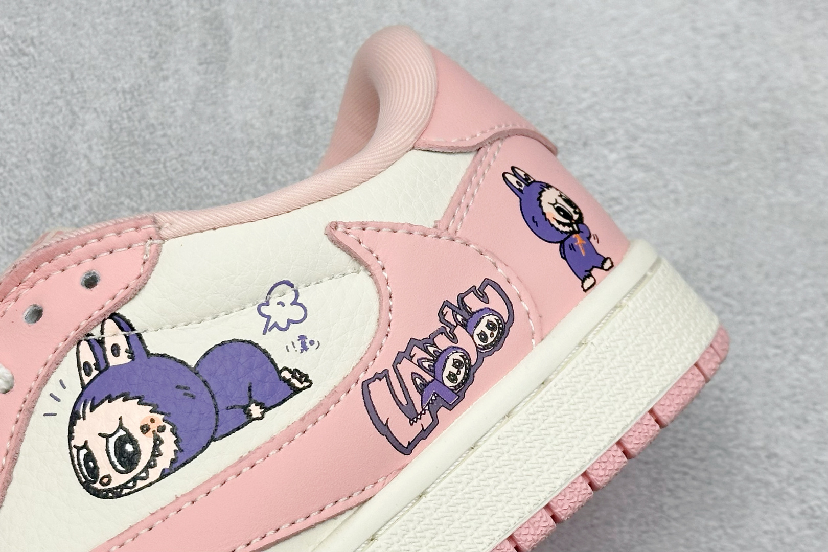 Travis Scott x Nike Air Jordan 1 Low x LABUBU Air Jordan 1 Low 反转粉白倒钩 DD7866-114