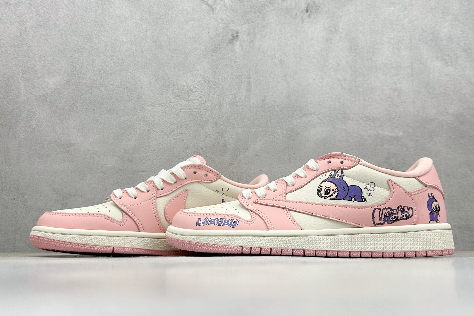Travis Scott x Nike Air Jordan 1 Low x LABUBU Air Jordan 1 Low 反转粉白倒钩 DD7866-114