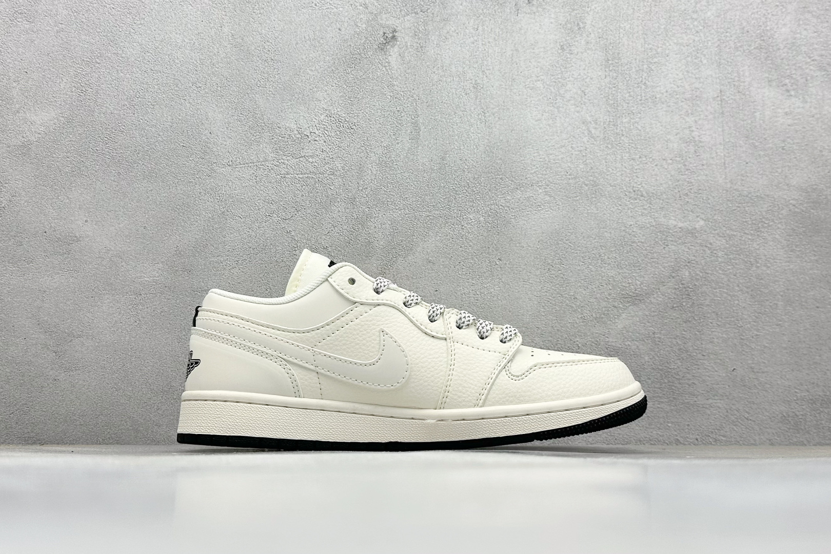 Air Jordan 1 Low AJ1 乔1 经典黑 高端定制 低帮复古篮球鞋 XX3168-219