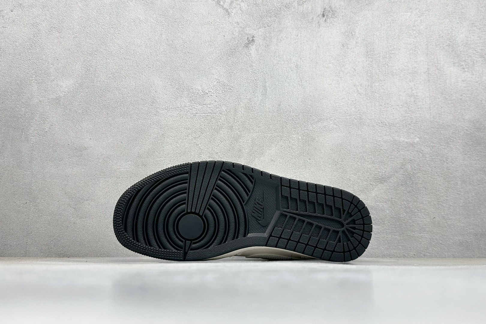 Air Jordan 1 Low AJ1 乔1 经典黑 高端定制 低帮复古篮球鞋 XX3168-219