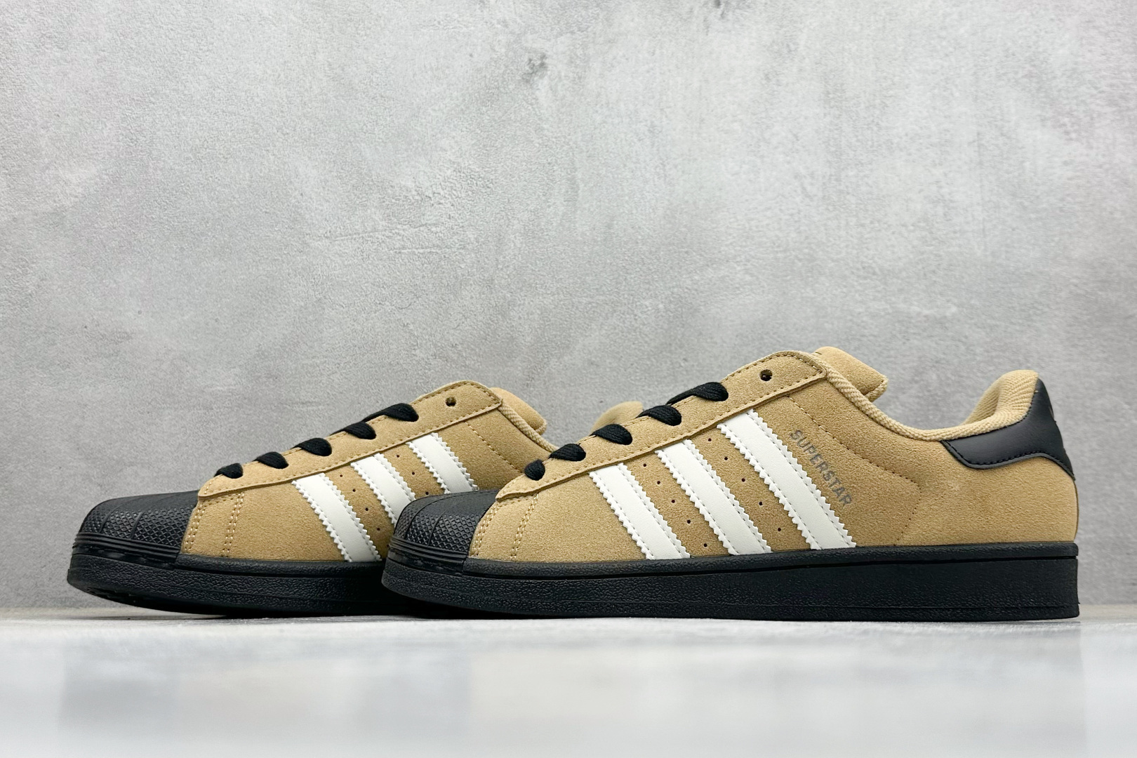 Adidas Originals Superstar Vintage 贝壳头休闲板鞋 JQ3221