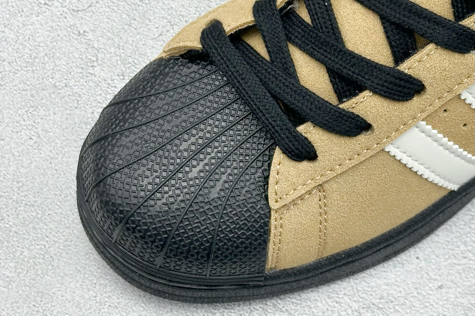Adidas Originals Superstar Vintage 贝壳头休闲板鞋 JQ3221
