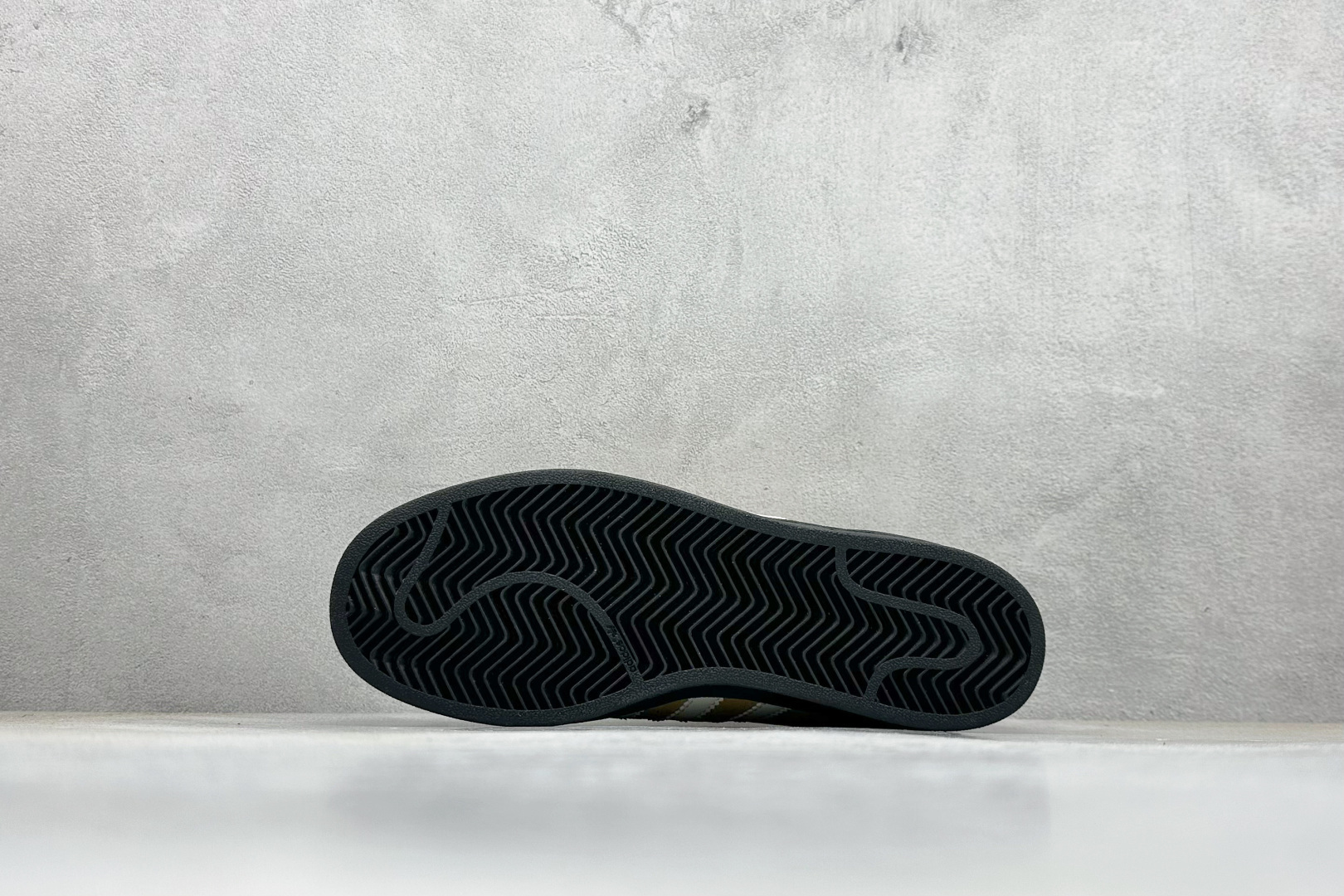 Adidas Originals Superstar Vintage 贝壳头休闲板鞋 JQ3221