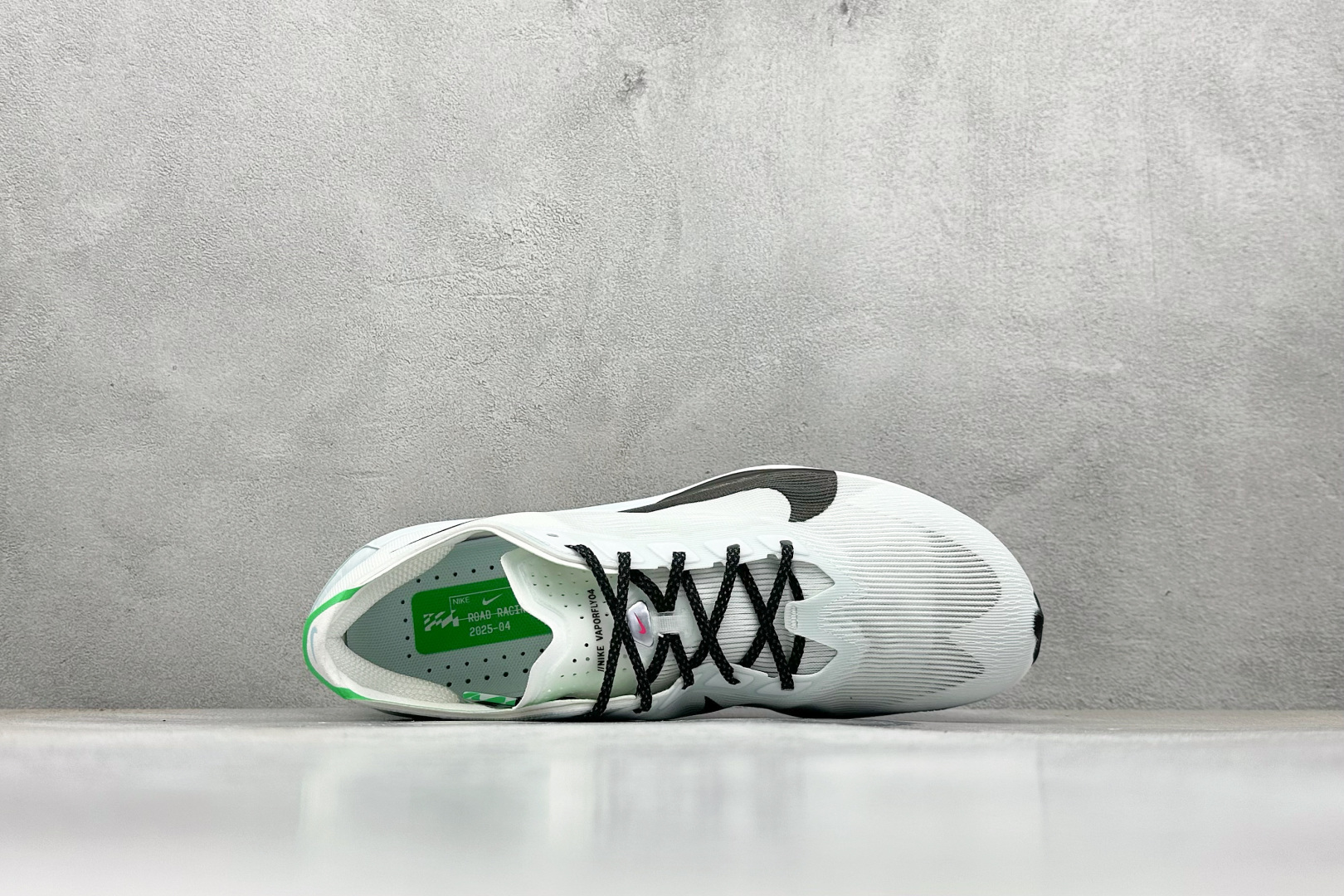 Nike ZoomX Vaporfly NEXT% 4 马拉松系列公路竞速超轻缓震跑步鞋 HF6414-101 Nike ZoomX Vaporfly NEXT% 4 马拉松系列公路竞速超轻缓震跑步鞋 HF6414-101