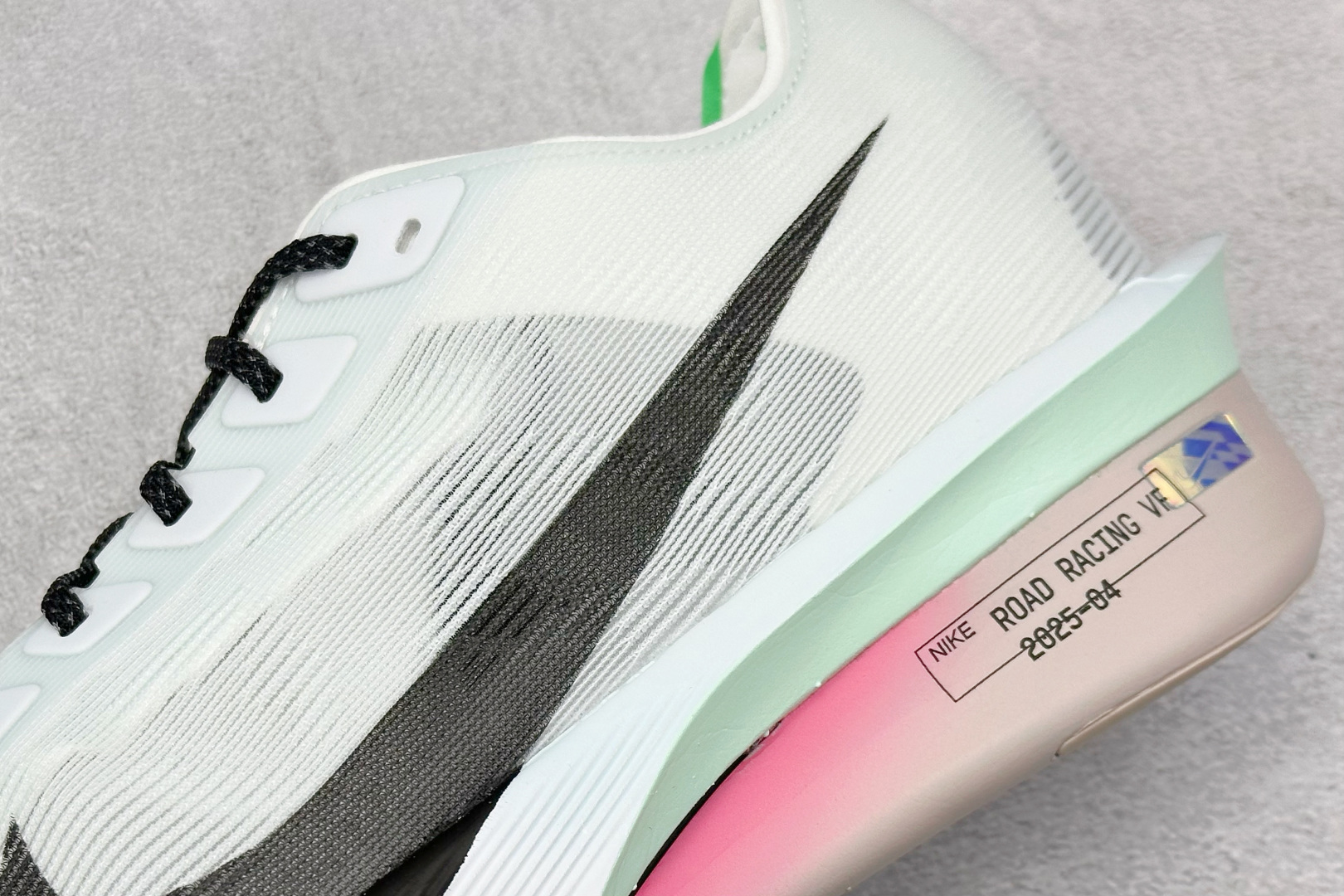 Nike ZoomX Vaporfly NEXT% 4 马拉松系列公路竞速超轻缓震跑步鞋 HF6414-101 Nike ZoomX Vaporfly NEXT% 4 马拉松系列公路竞速超轻缓震跑步鞋 HF6414-101