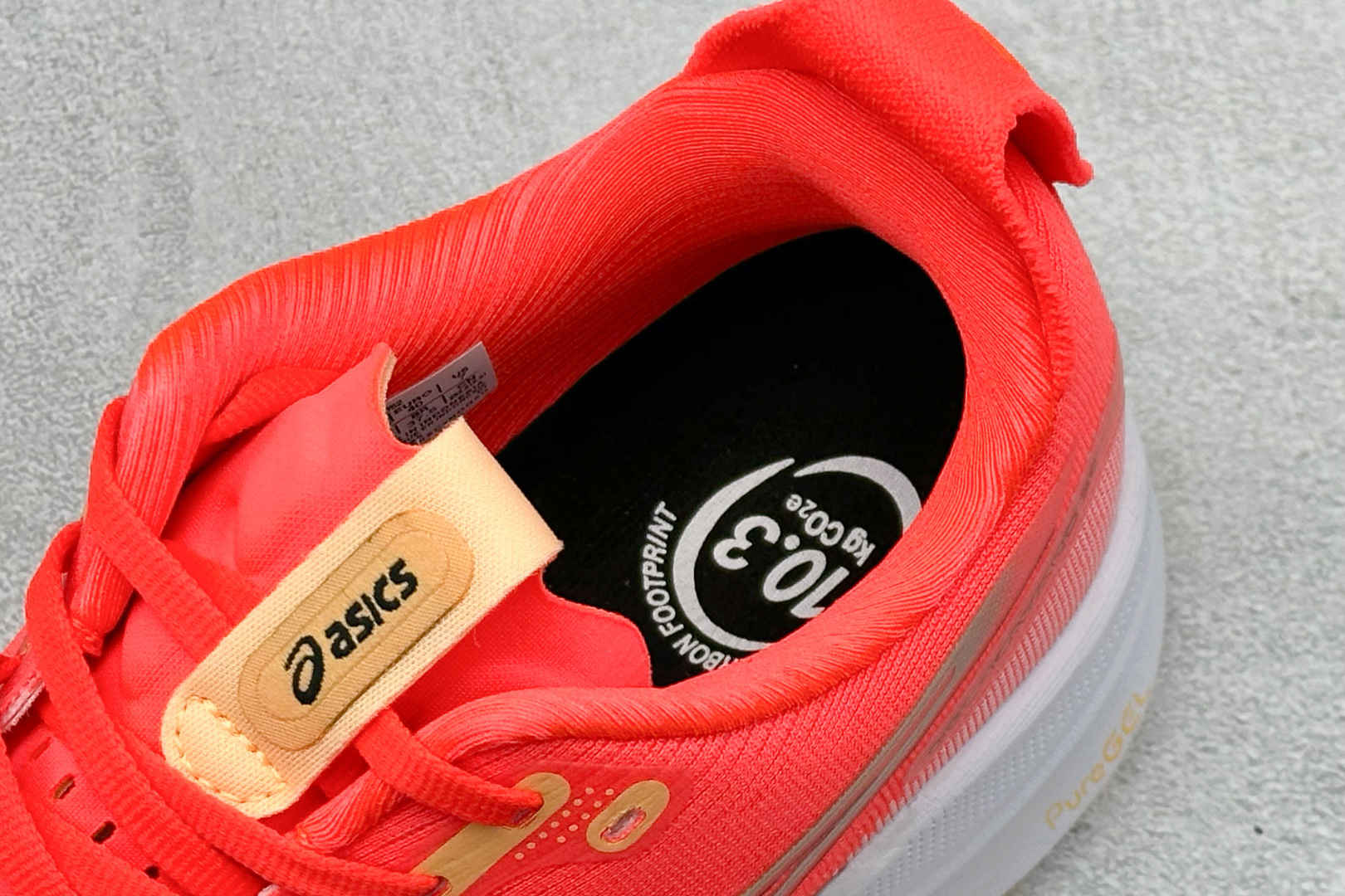 180 Asics Gel-Kayano 32代 亚瑟士运动休闲透气专业跑鞋 1011C052-600