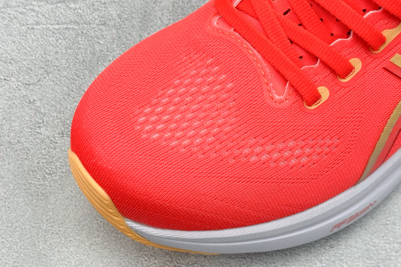 180 Asics Gel-Kayano 32代 亚瑟士运动休闲透气专业跑鞋 1011C052-600