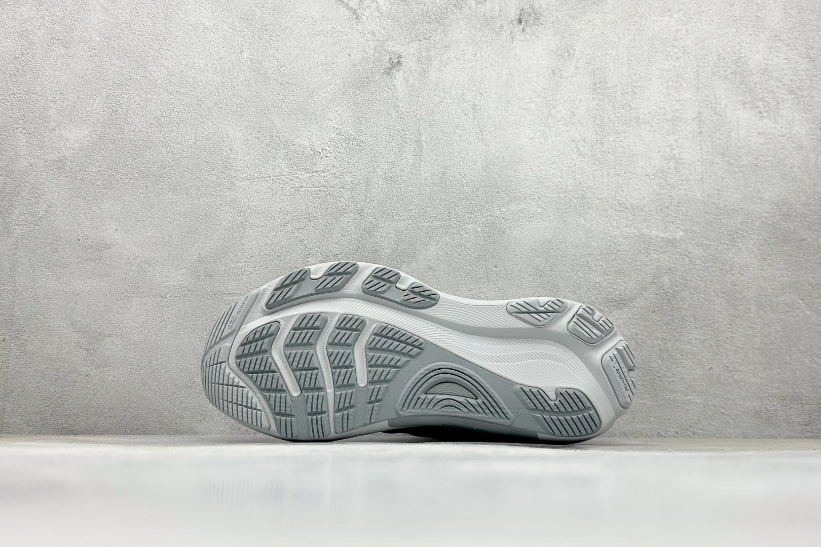 180 Asics Gel-Kayano 32代 亚瑟士运动休闲透气专业跑鞋 1011C051-020