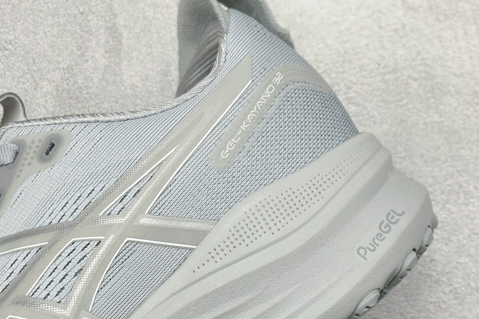180 Asics Gel-Kayano 32代 亚瑟士运动休闲透气专业跑鞋 1011C051-020