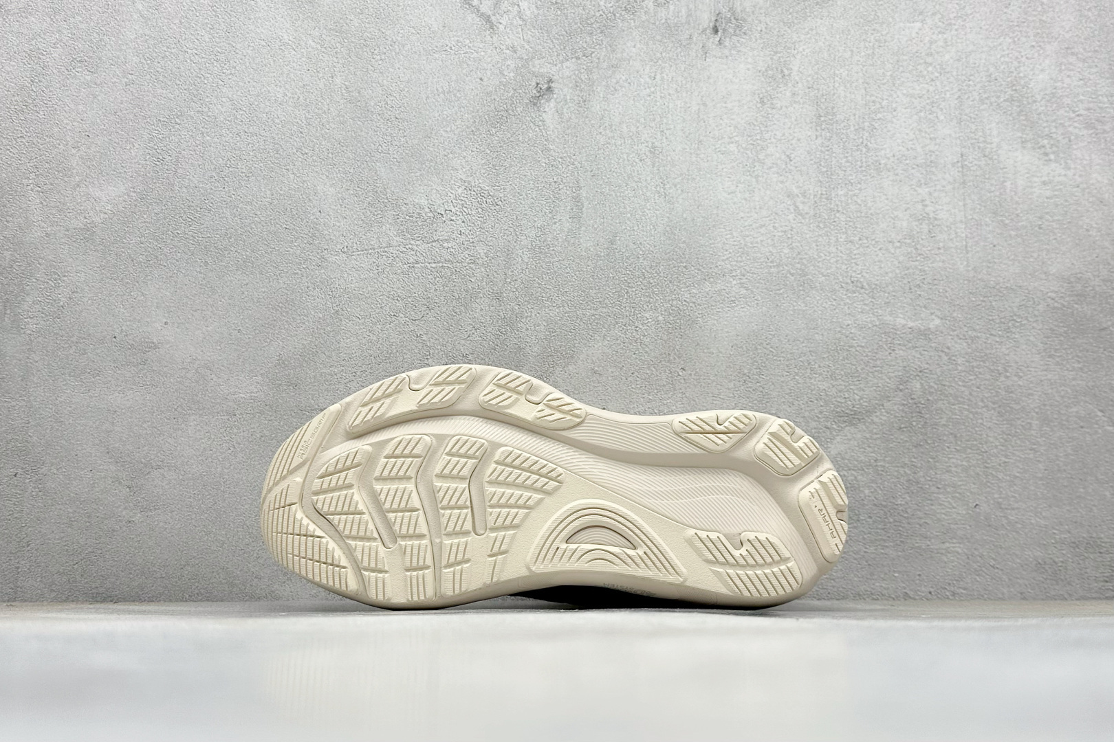 180 Asics Gel-Kayano 32代 亚瑟士运动休闲透气专业跑鞋 1011C052-250