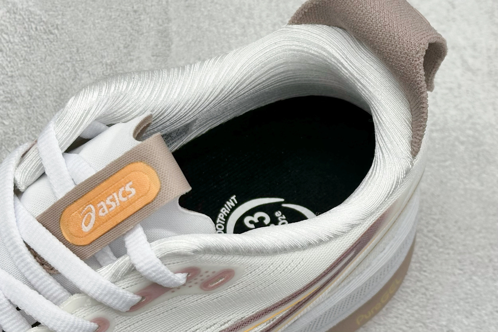 180 Asics Gel-Kayano 32代 亚瑟士运动休闲透气专业跑鞋 1012B838-101