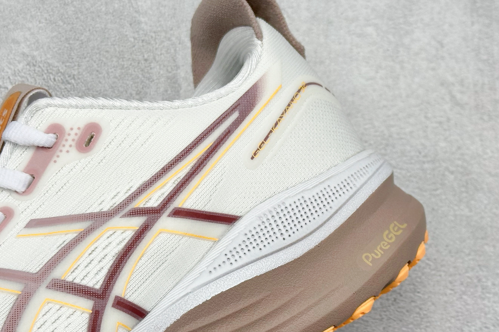 180 Asics Gel-Kayano 32代 亚瑟士运动休闲透气专业跑鞋 1012B838-101