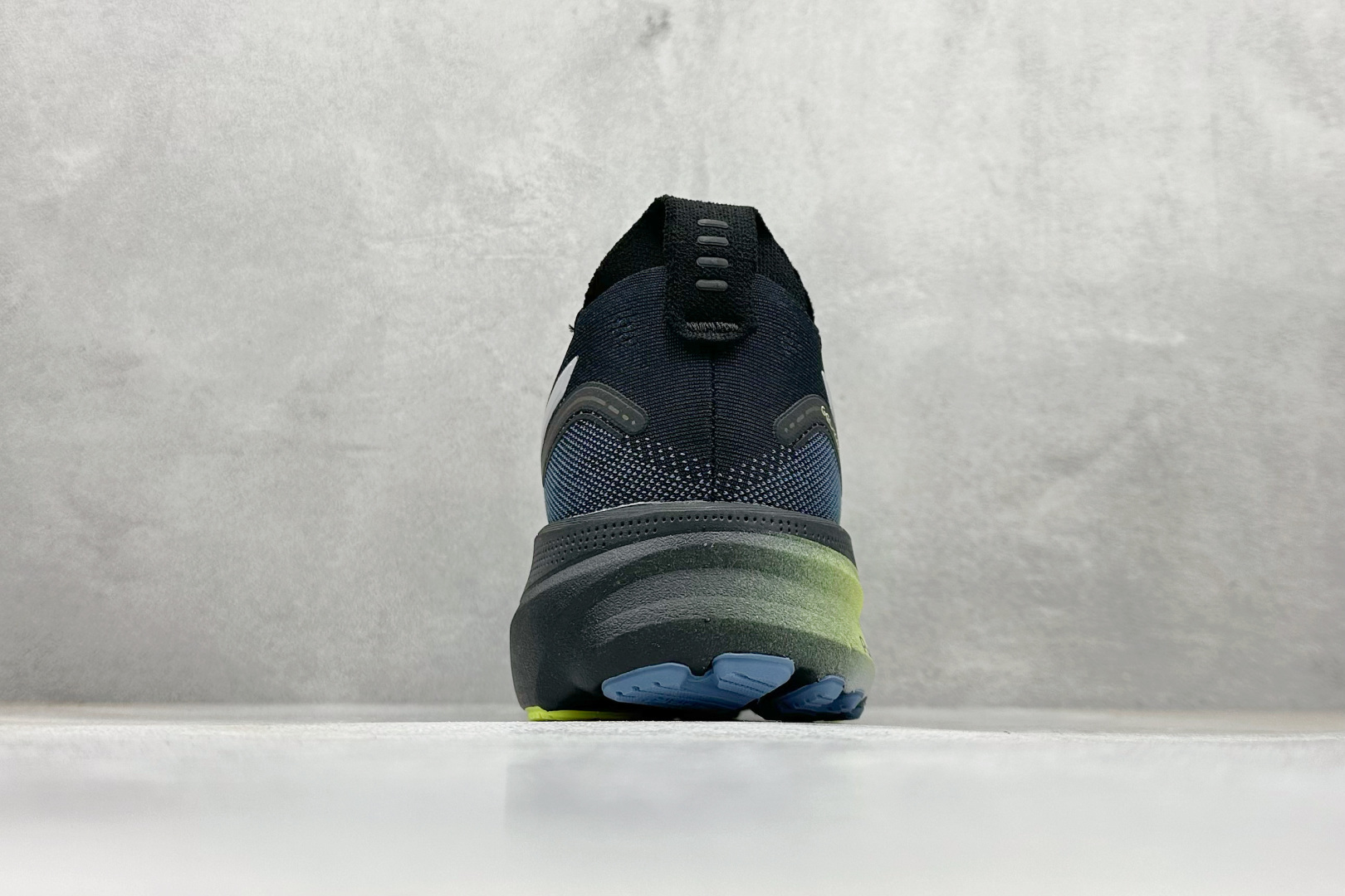 180 Asics Gel-Kayano 32代 亚瑟士运动休闲透气专业跑鞋 1011C130-001